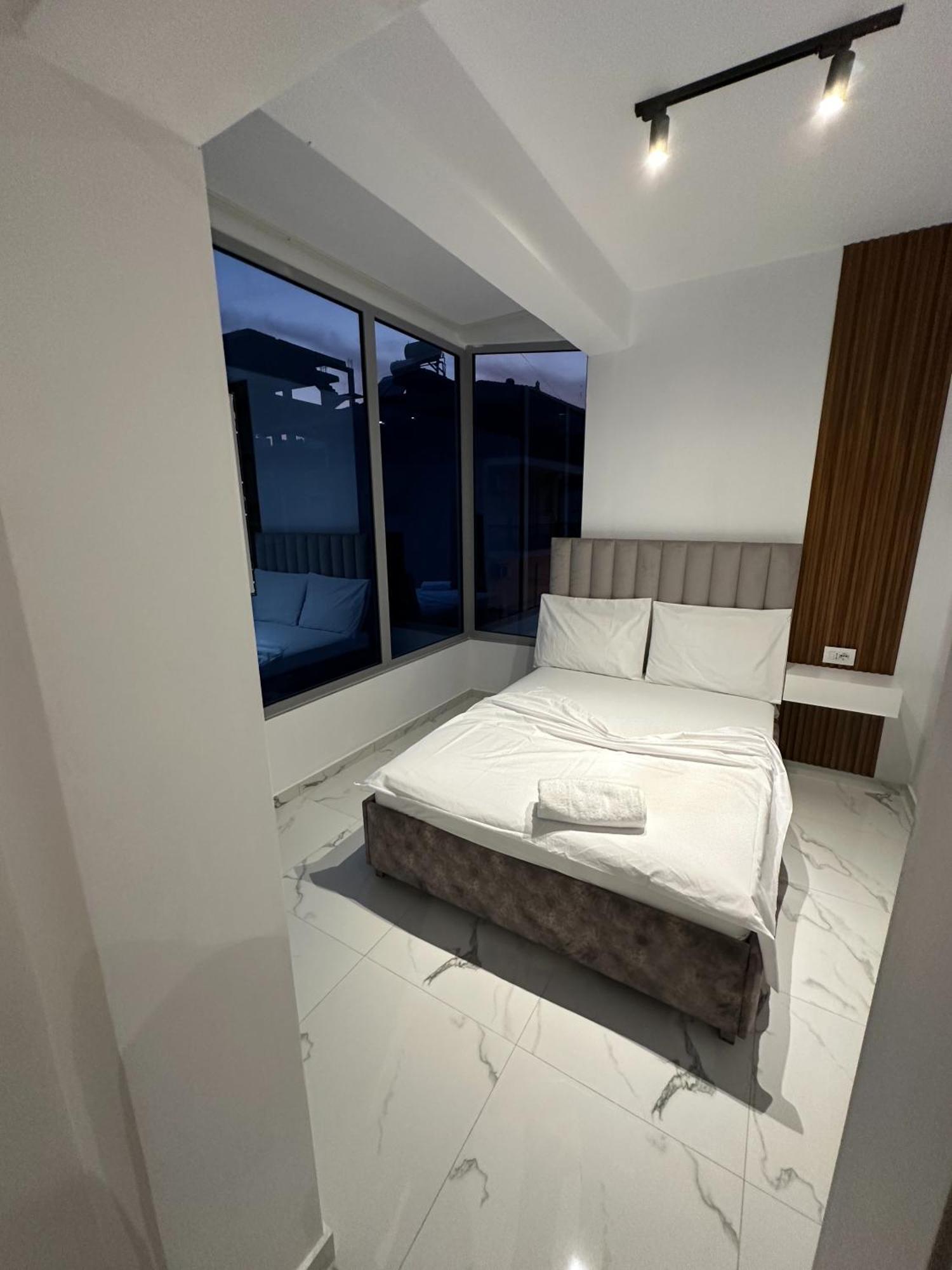 Hotel Elisabet Saranda Zewnętrze zdjęcie